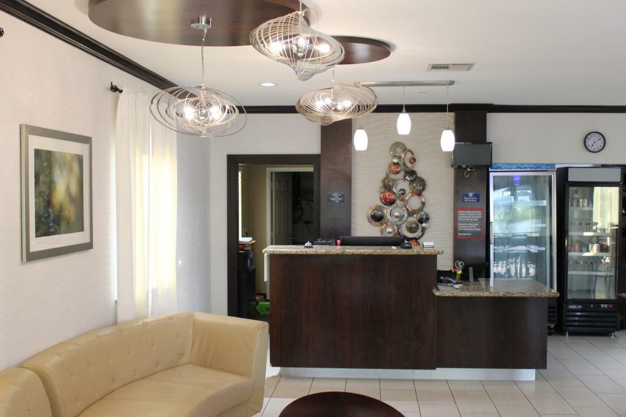 Horizon Inn & Suites Pearsall Dış mekan fotoğraf
