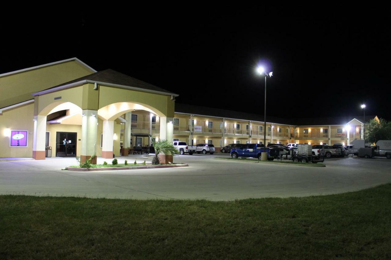 Horizon Inn & Suites Pearsall Dış mekan fotoğraf